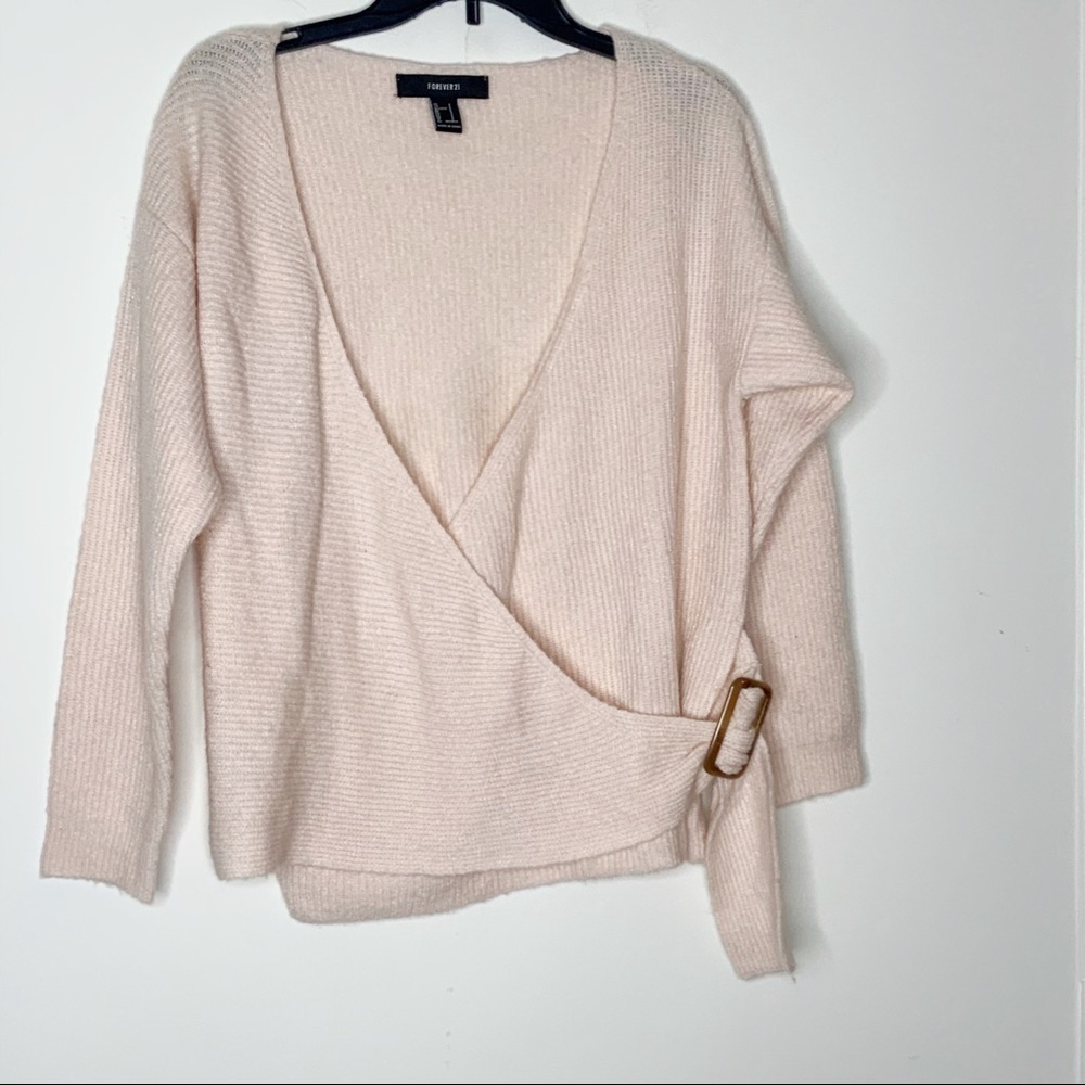 𝅺forever 21 wrap blouse. Light pink. V neck Size S